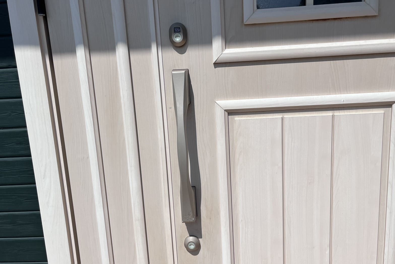 交換後の玄関の鍵【TOSTEM】【MIWA】（ディンプルキー）