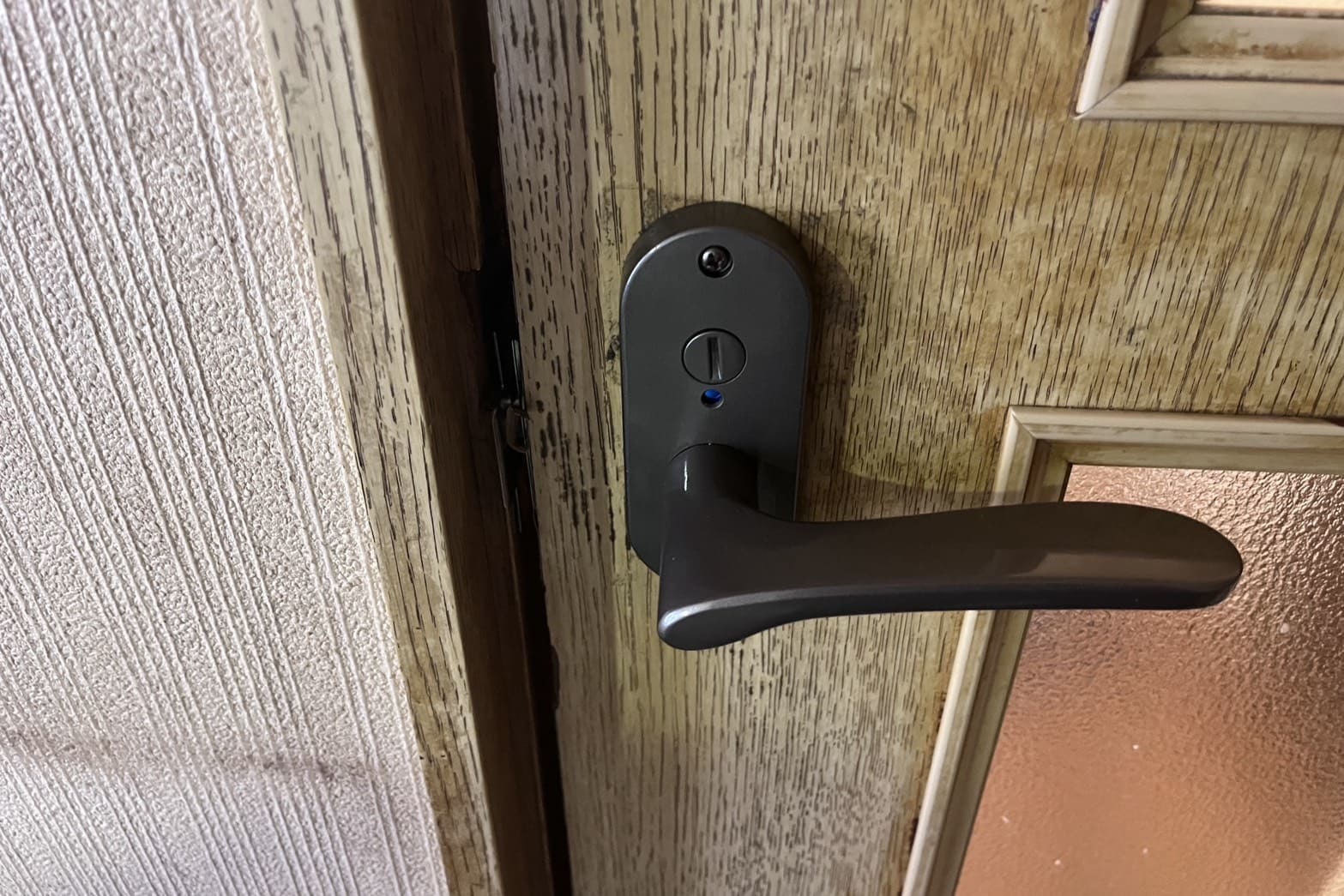 交換後の室内錠【GIKEN】（表示錠）