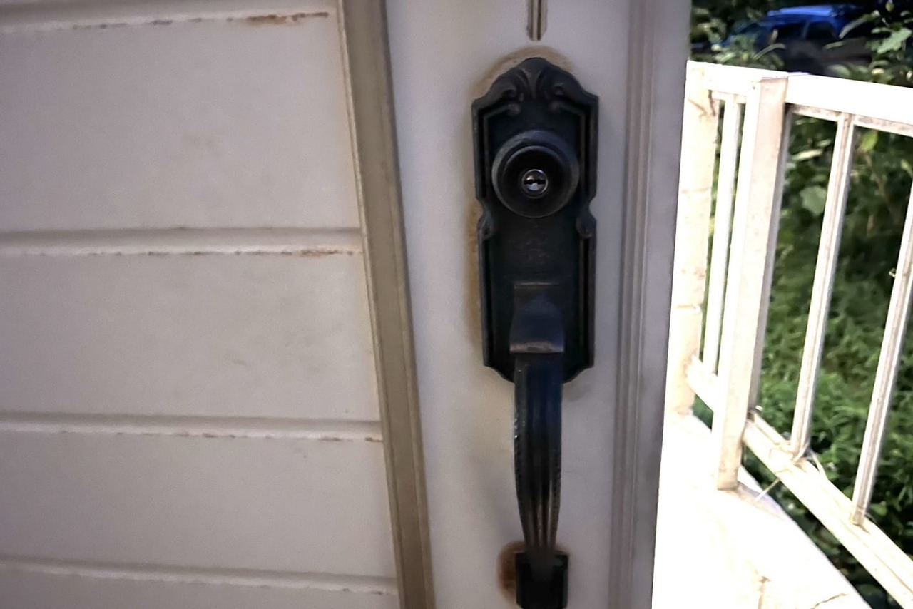 川崎市高津区にて玄関の鍵交換のご依頼【MIWA】（U9シリンダー）