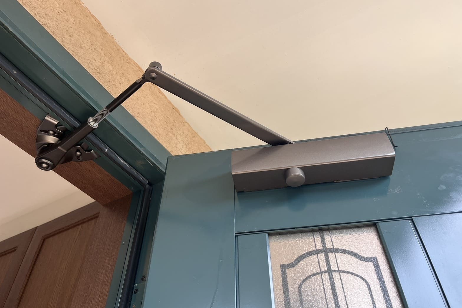 交換後のドアクローザー【RYOBI】（ドアクローザー）