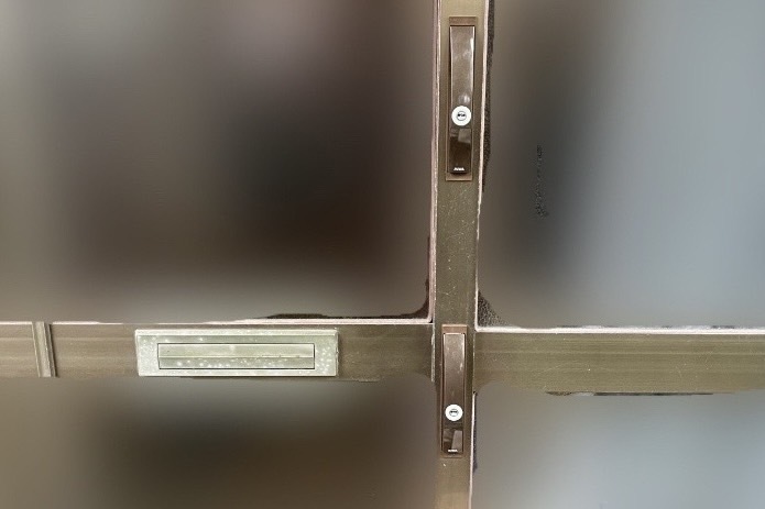 本日のご依頼は横須賀市にて戸建の玄関鍵新規取り付けになります！