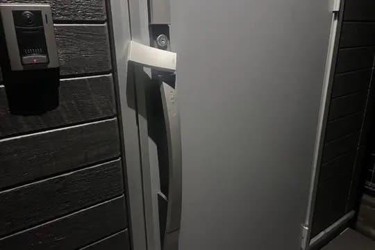 玄関の鍵破錠事例