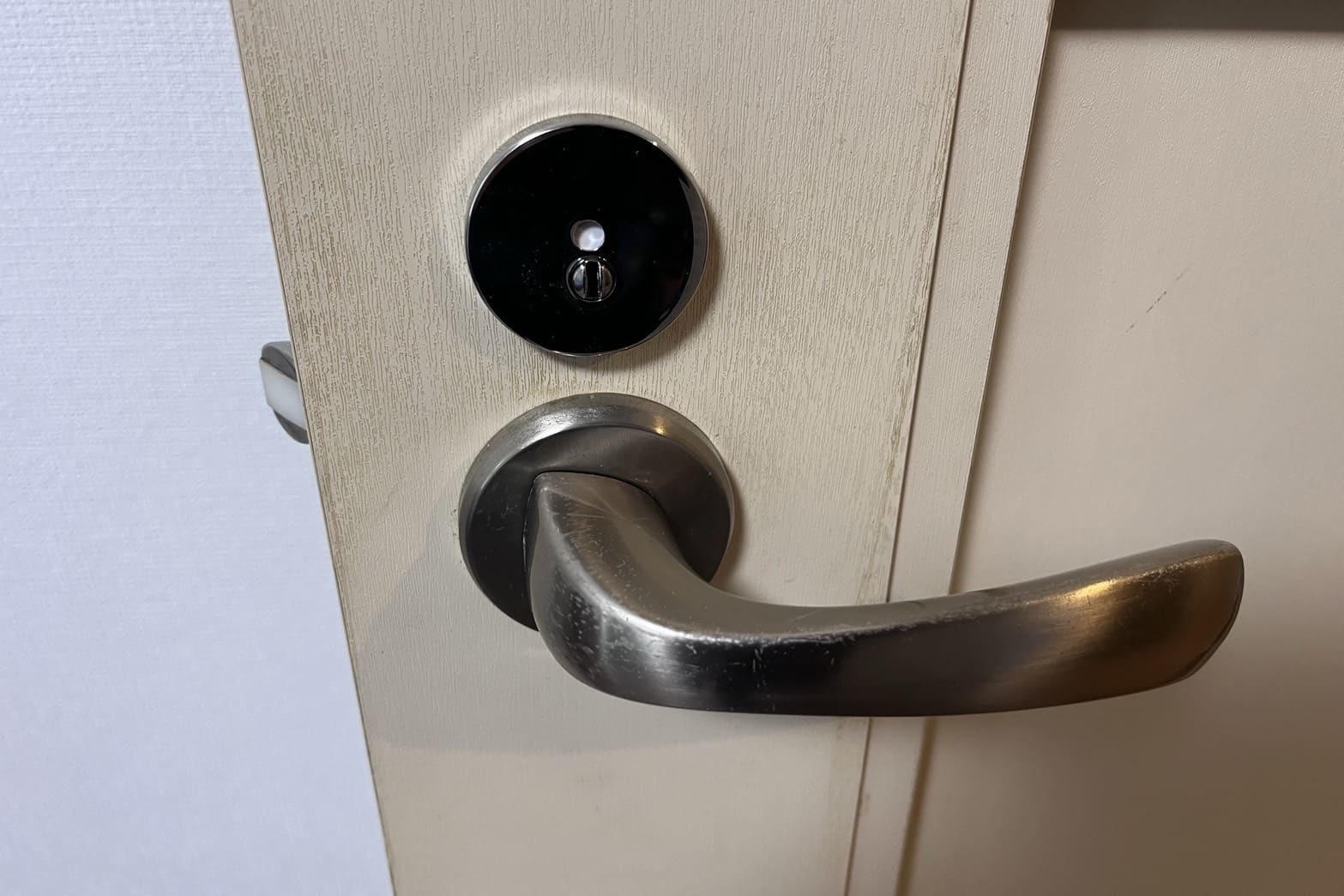 新規取付後の室内扉【KAWAJUN】（表示錠の取付）