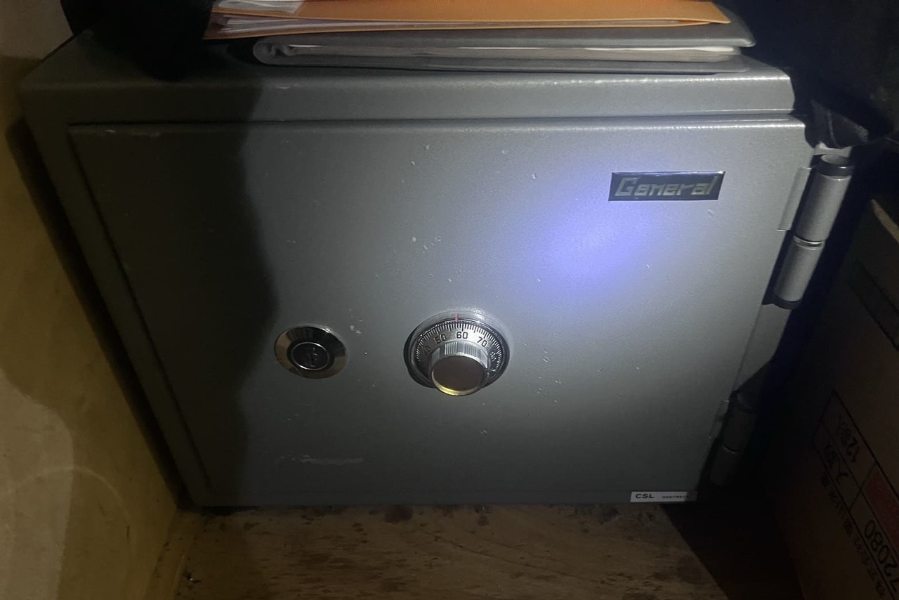 相模原市南区にて金庫の鍵解錠のご依頼（圧迫している金庫を解錠）