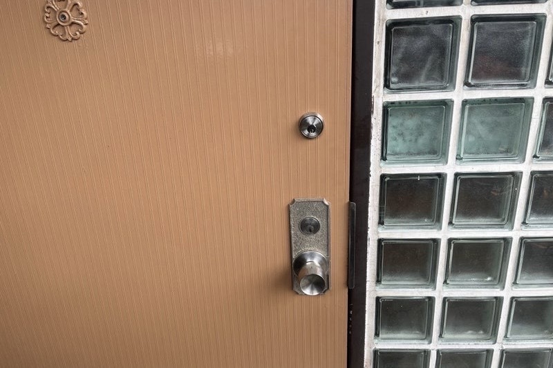 本日のご依頼は横須賀市にて戸建の玄関鍵新規取り付けになります！