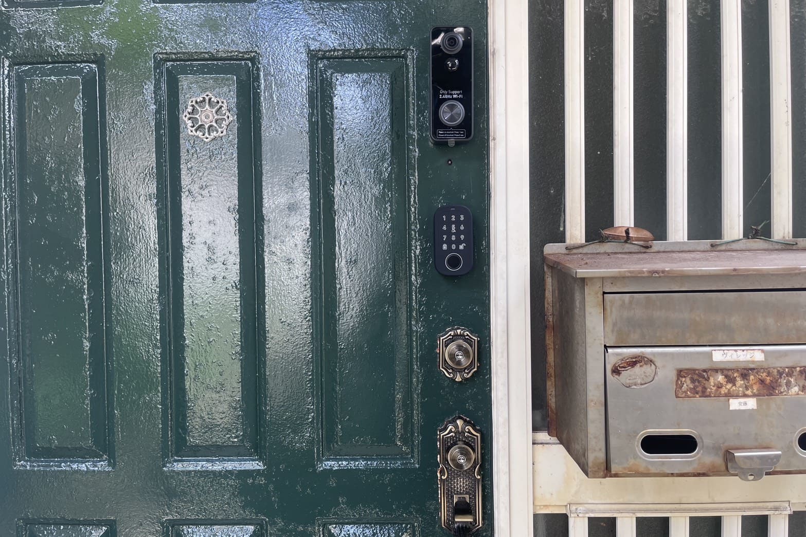 新規取付後の玄関（ワイヤレスインターフォン取付完了）