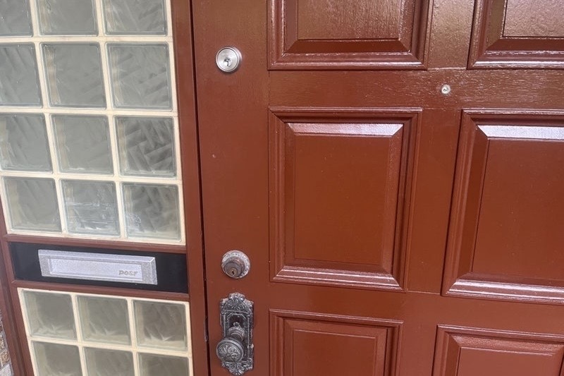 本日は綾瀬市にて戸建の玄関鍵新規取り付けのご依頼を頂きました！