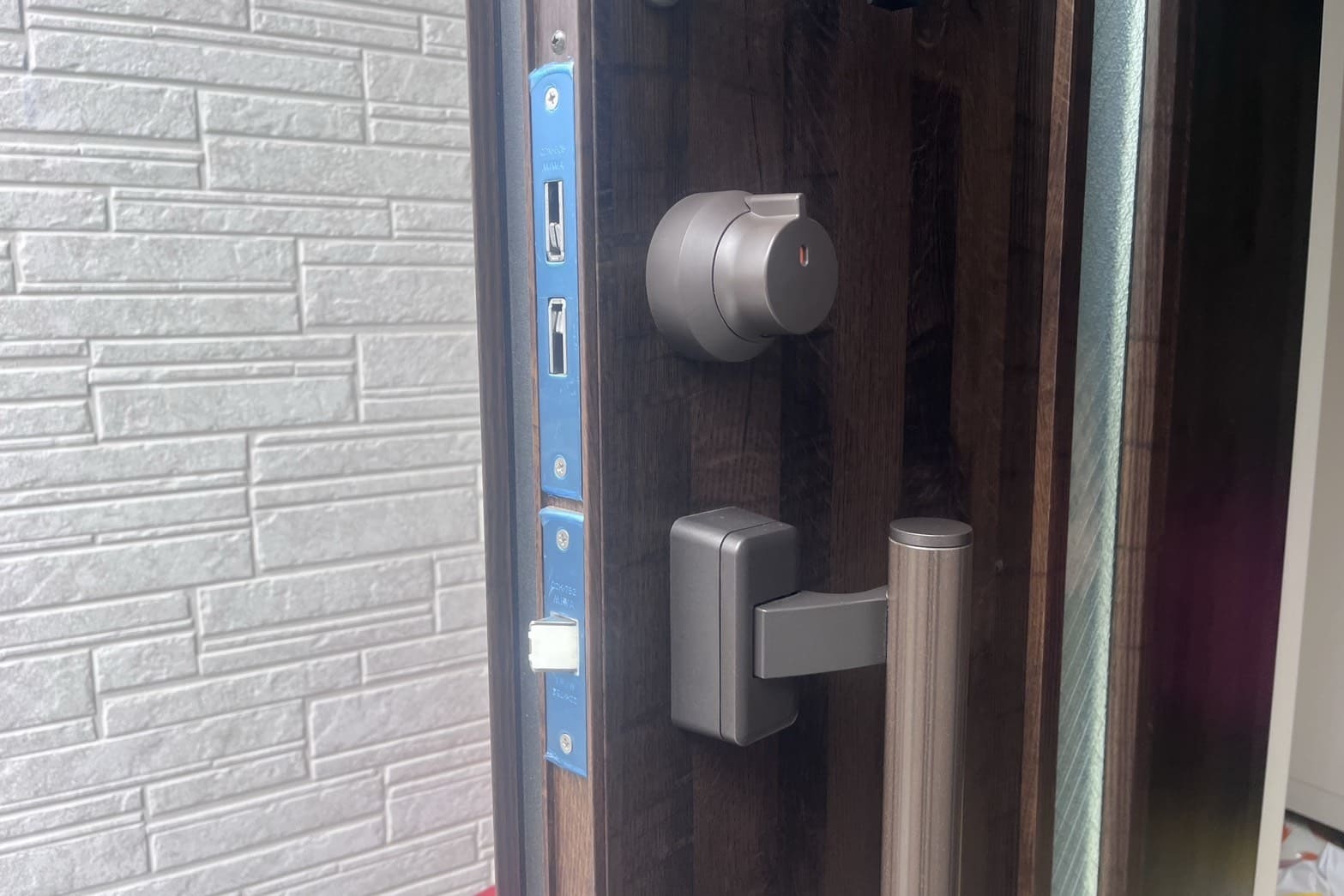 解錠後の玄関の鍵（室内から鍵解錠）