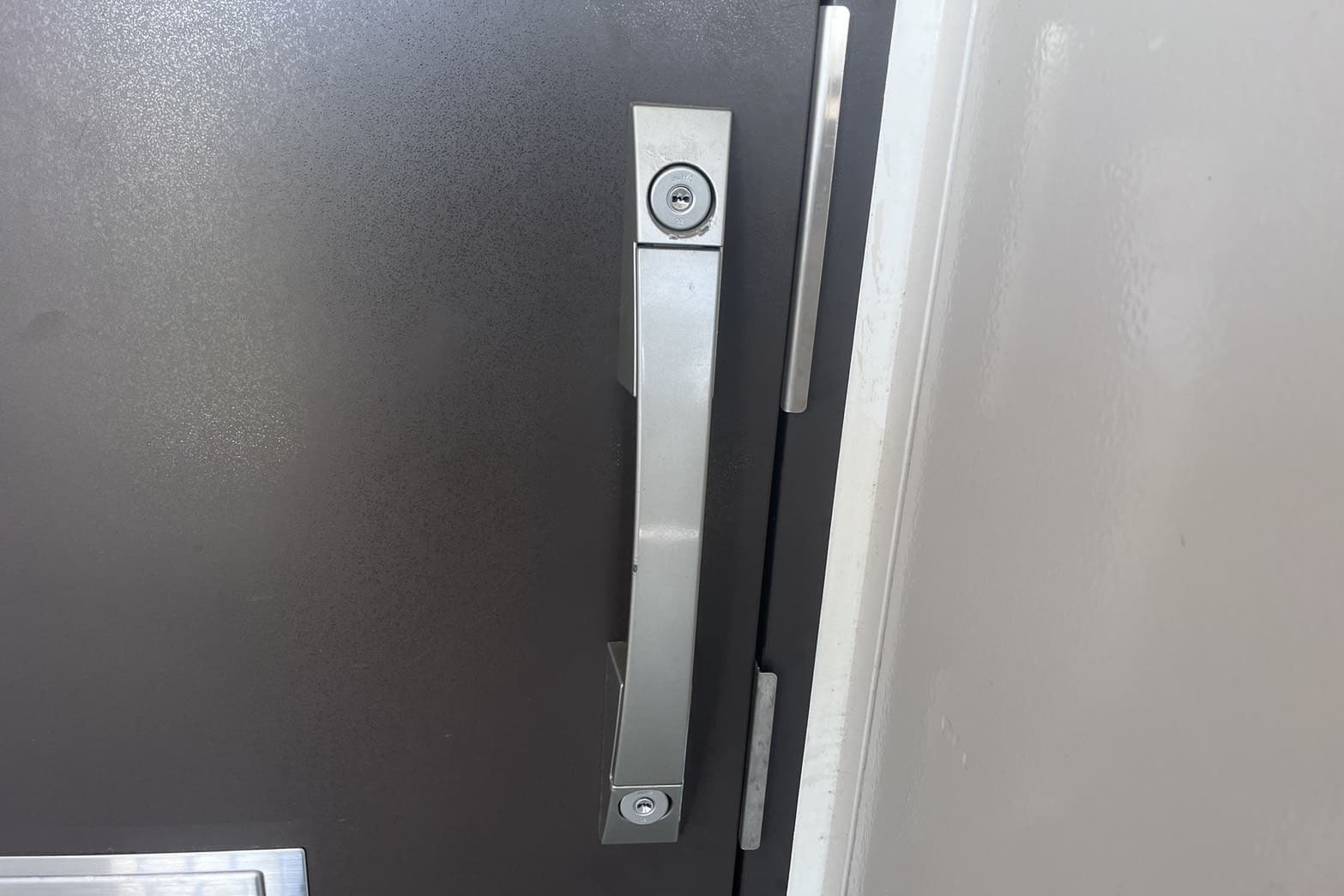 交換後の玄関の鍵（プッシュプル錠）【MIWA】（ディンプルキー）