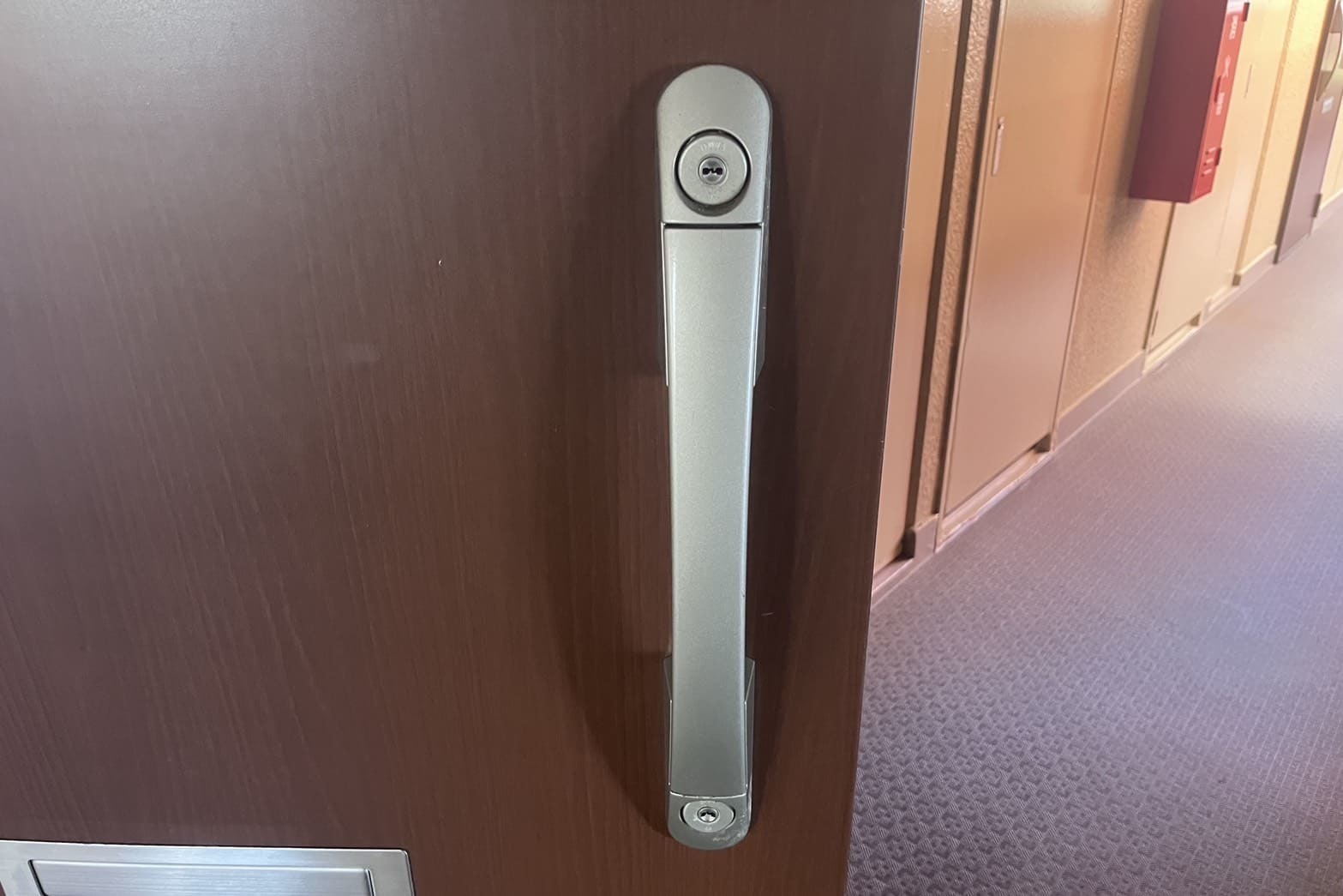 交換前の玄関の鍵【MIWA】（ディンプルキー）（プッシュプル錠）