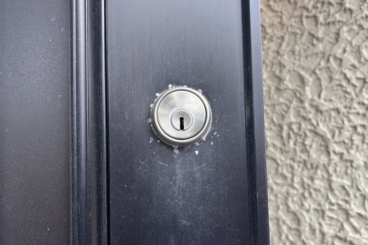 本日のご依頼は中郡二宮町にて戸建の玄関鍵交換になります！