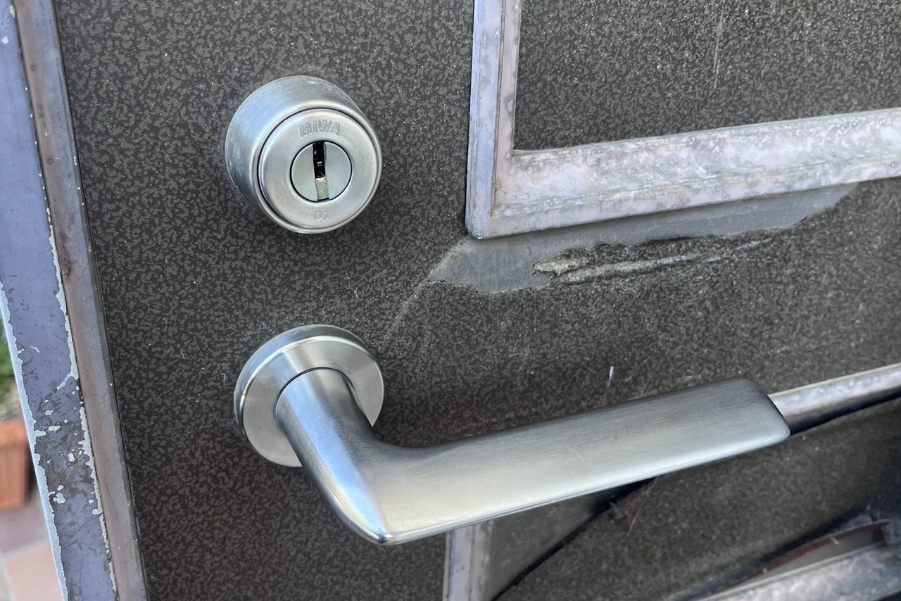 本日は鎌倉市にて戸建の勝手口鍵交換のご依頼をいただきました！