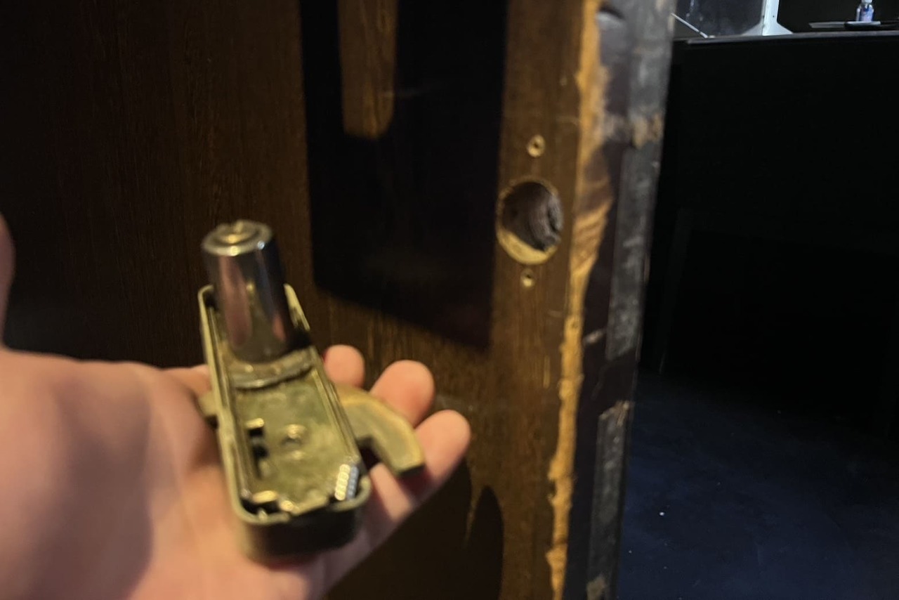 愛甲郡清川村にて室内扉の鍵新規取付のご依頼【丸喜金属】（チューブラ鎌錠）