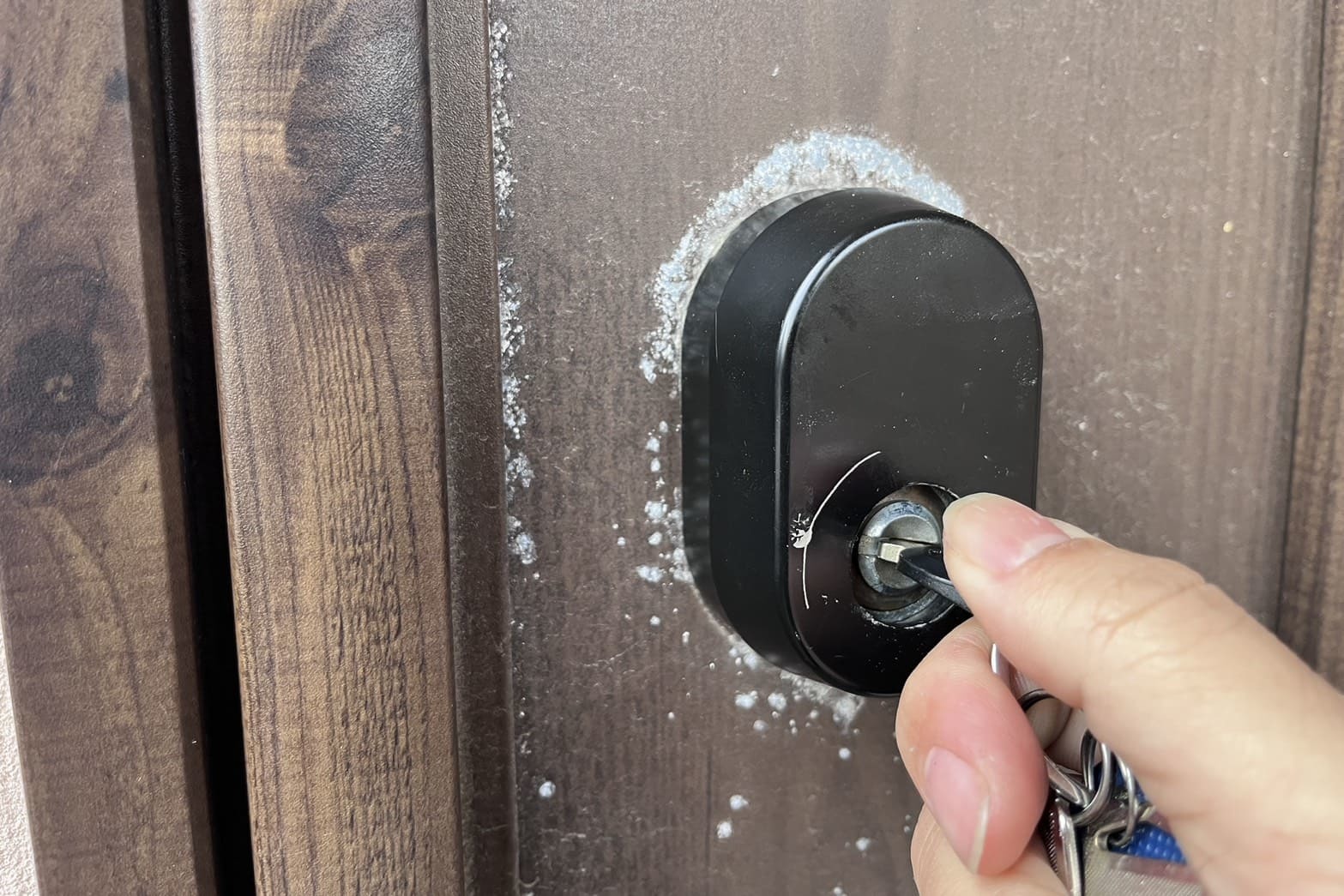 修理後の玄関の鍵（鍵が回る様に）