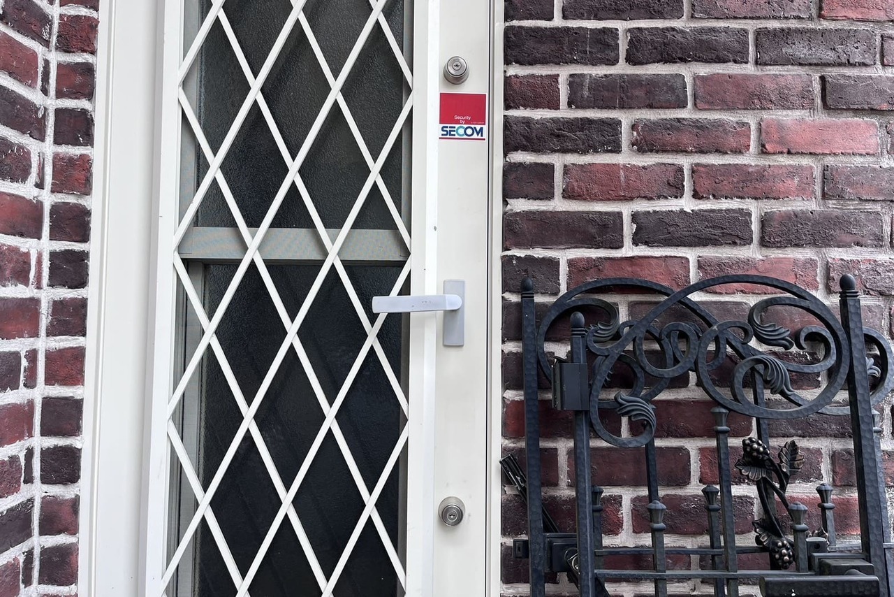 足柄上郡大井町にて戸建の勝手口の鍵交換のご依頼【MIWA】（U9シリンダー）（テールピース外し）