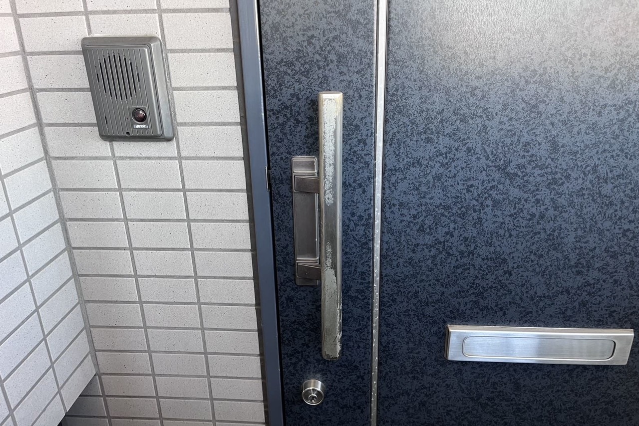 足柄上郡中井町にて集合住宅の玄関の鍵新規取付のご依頼【WEST】（面付錠）（ディンプルキー）