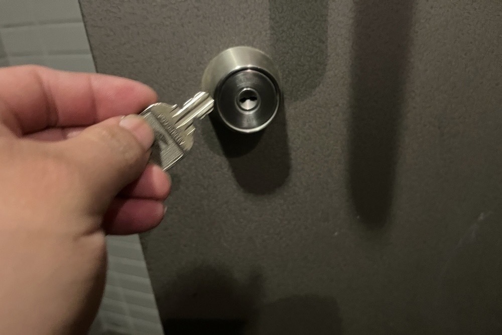 本日は相模原市南区にて集合住宅の玄関鍵抜きのご依頼をいただきました！