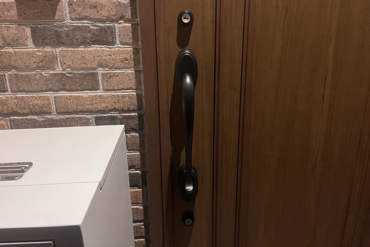 三浦郡葉山町にて戸建の玄関の鍵交換のご依頼【MIWA】（ディンプルキー）（コア交換）