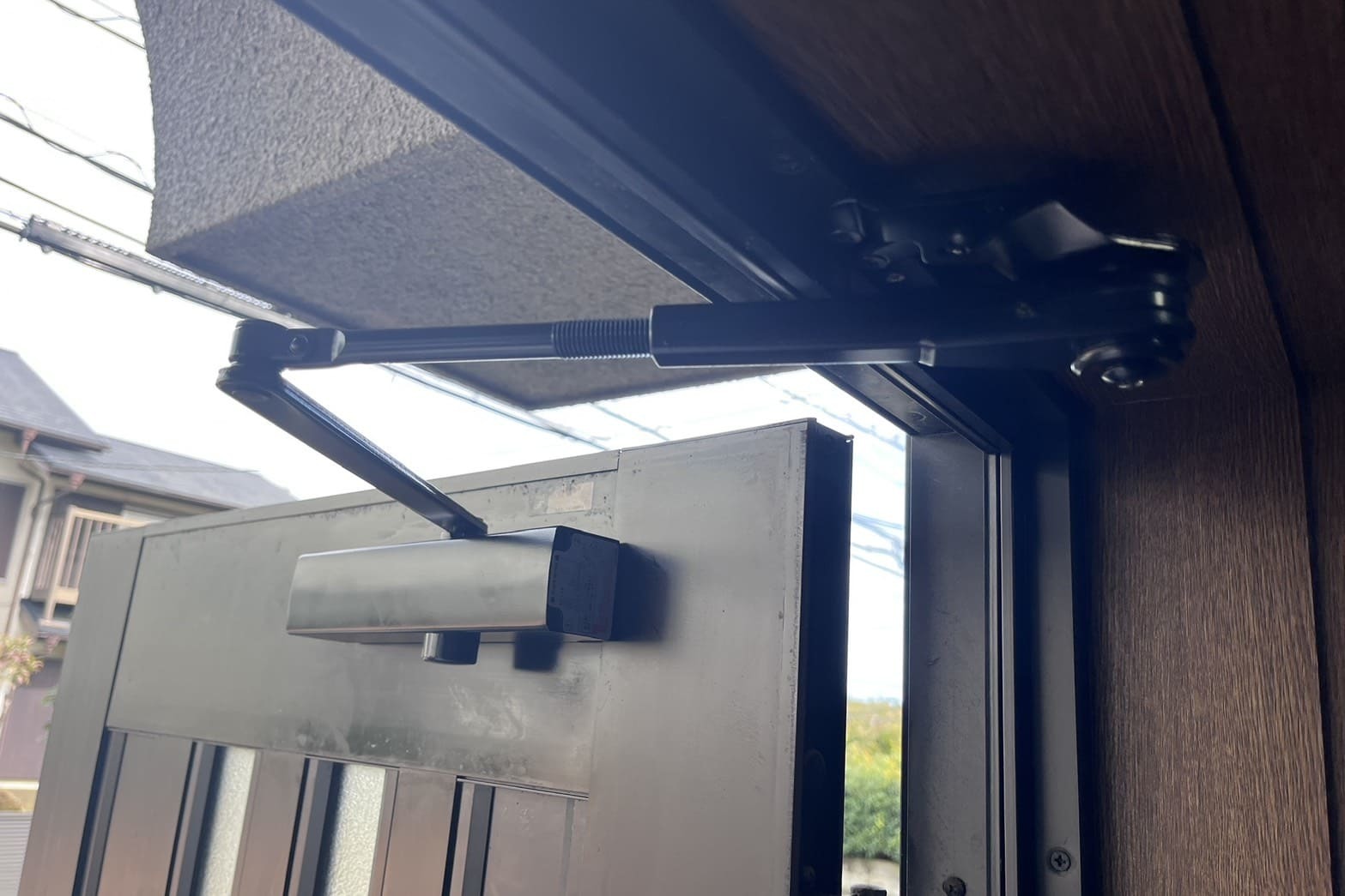 交換後の玄関ドアクローザー【RYOBI】（ドアクローザー）