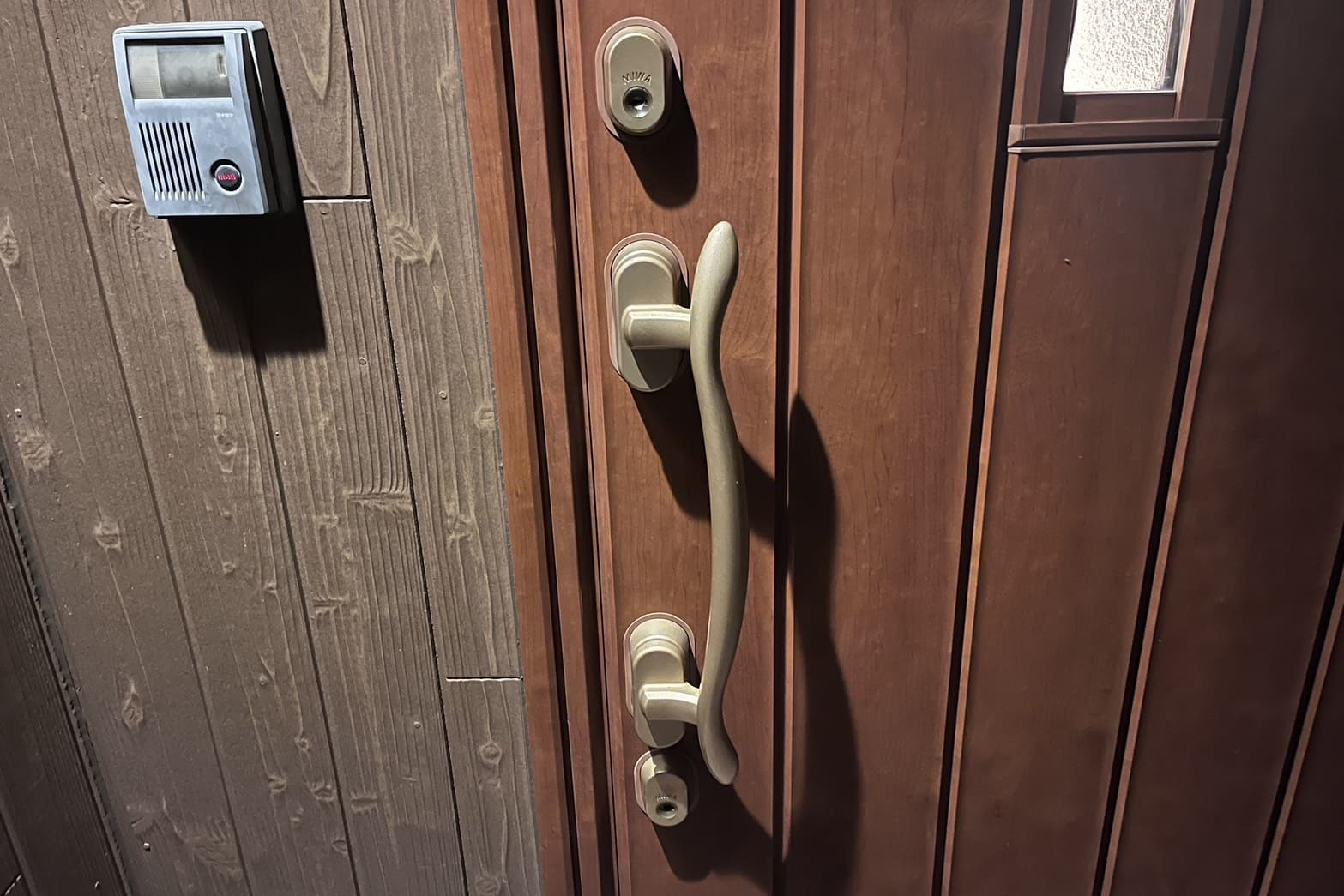 交換前の玄関の鍵【MIWA】（URシリンダー）（動作不良）