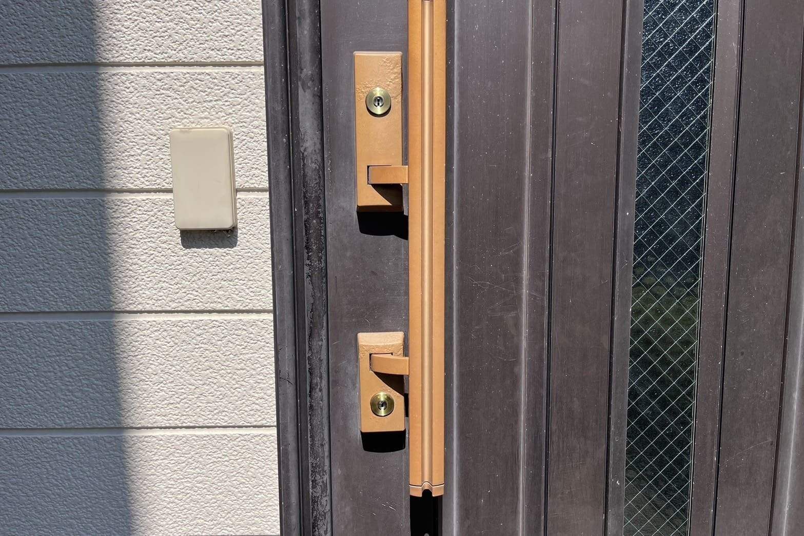 交換後の玄関の鍵【MIWA】（カラ）【FUKI】（コア）