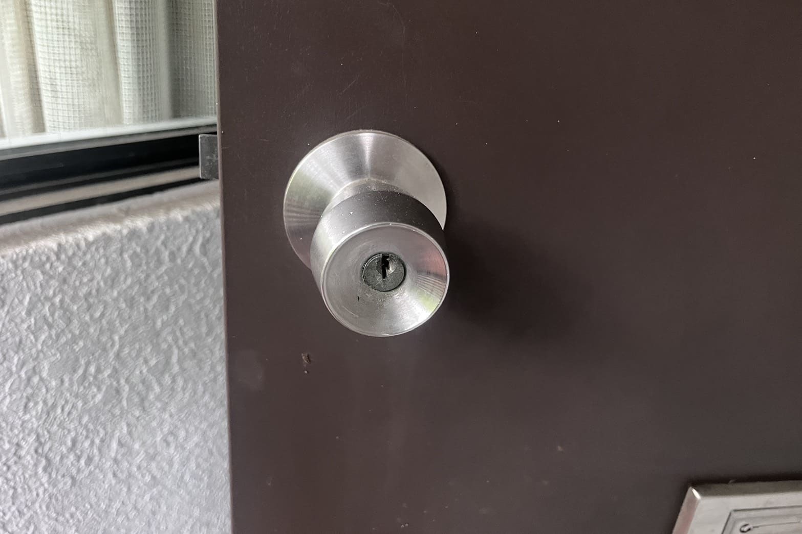 交換前の玄関の鍵（玉座）（刻みキー）