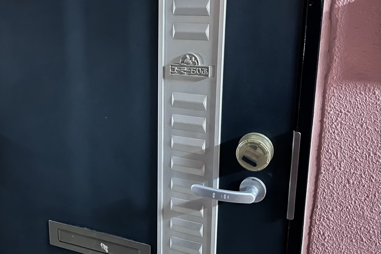 平塚市にて集合住宅の玄関の鍵解錠のご依頼（カードキータイプ）（特殊解錠）