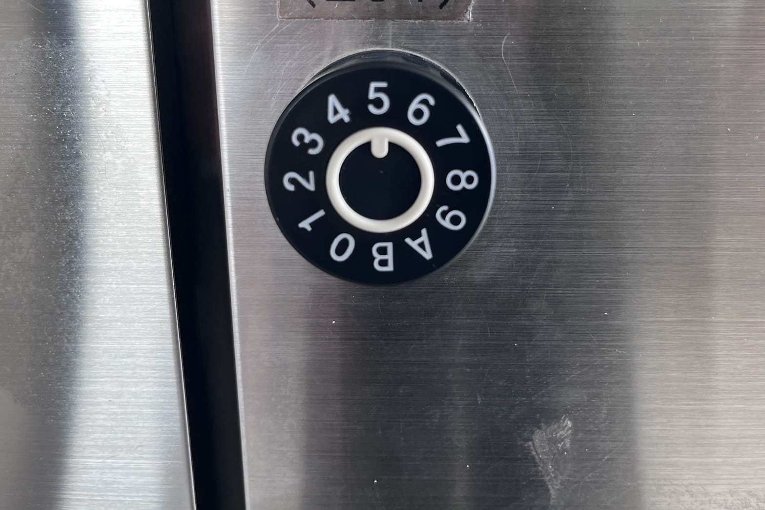 交換後のポストの鍵（ダイヤル錠）