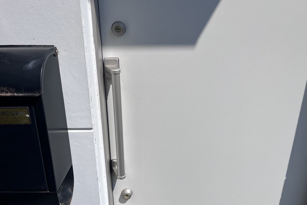 足柄上郡中井町にて戸建の玄関の鍵交換のご依頼【LIXIL】（ディンプルキー）