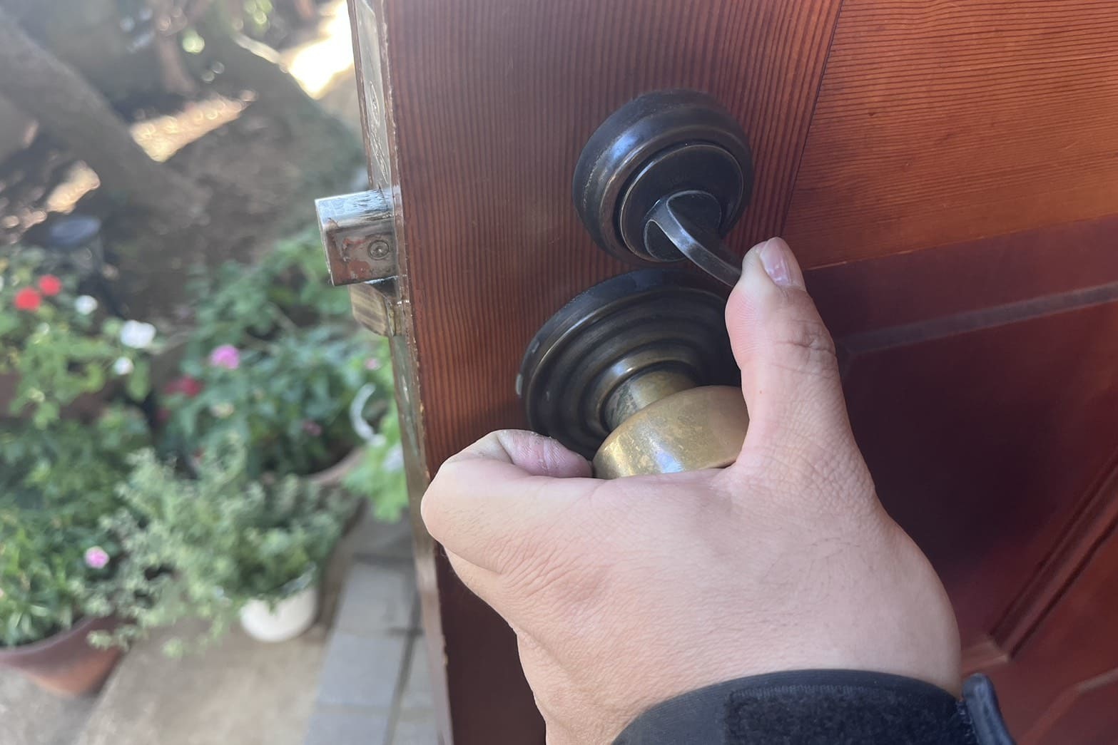 修理後の玄関の鍵（サムターンが回る様に）