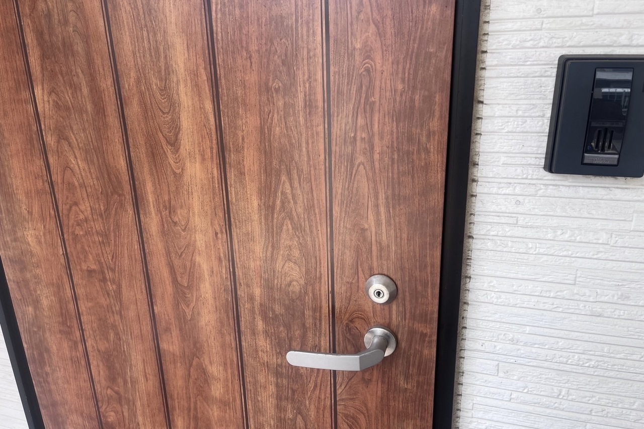 本日は横須賀市にて集合住宅の玄関鍵開錠のご依頼をいただきました！
