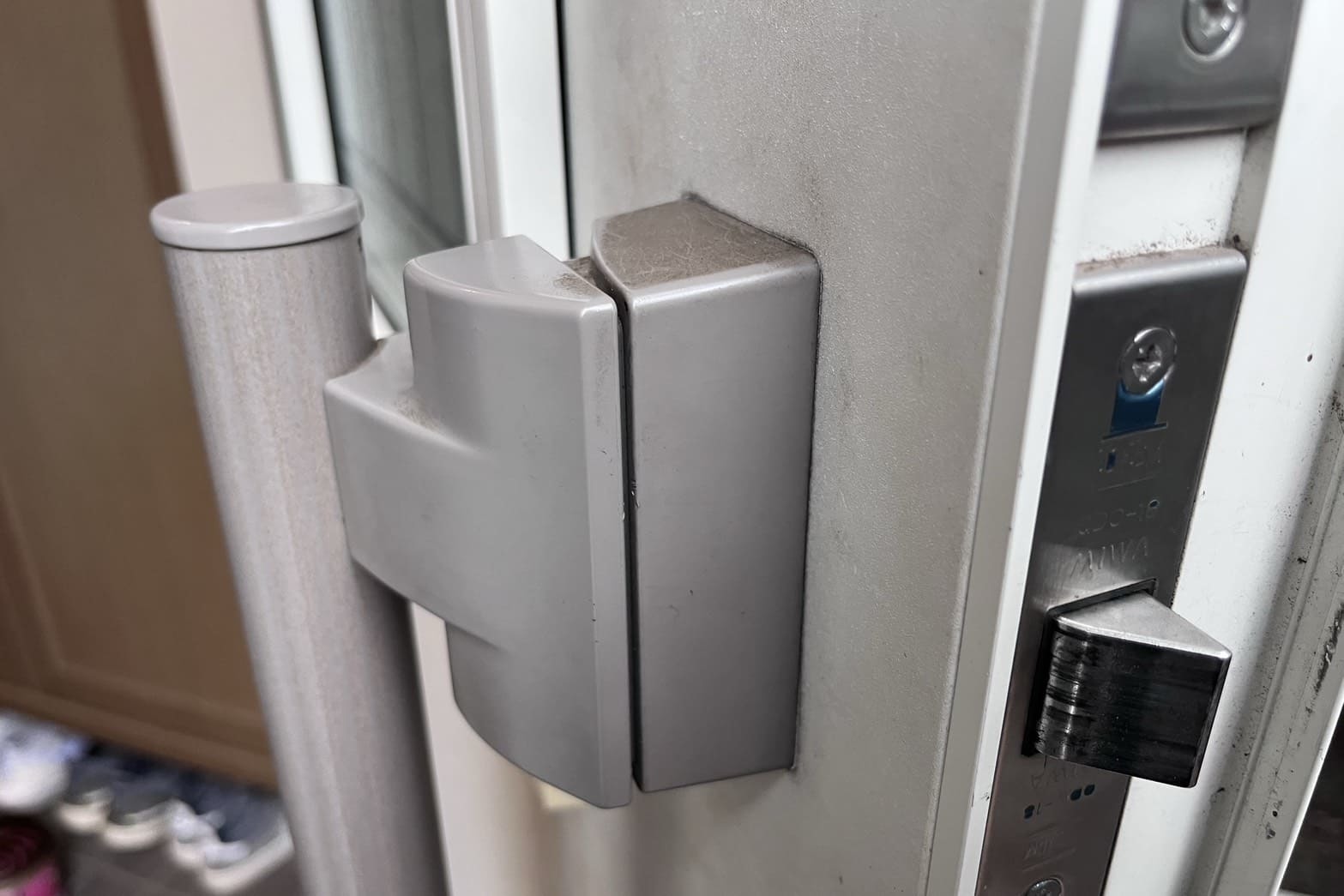 修理後の玄関の鍵（ドアノブがグラグラしない様になった）