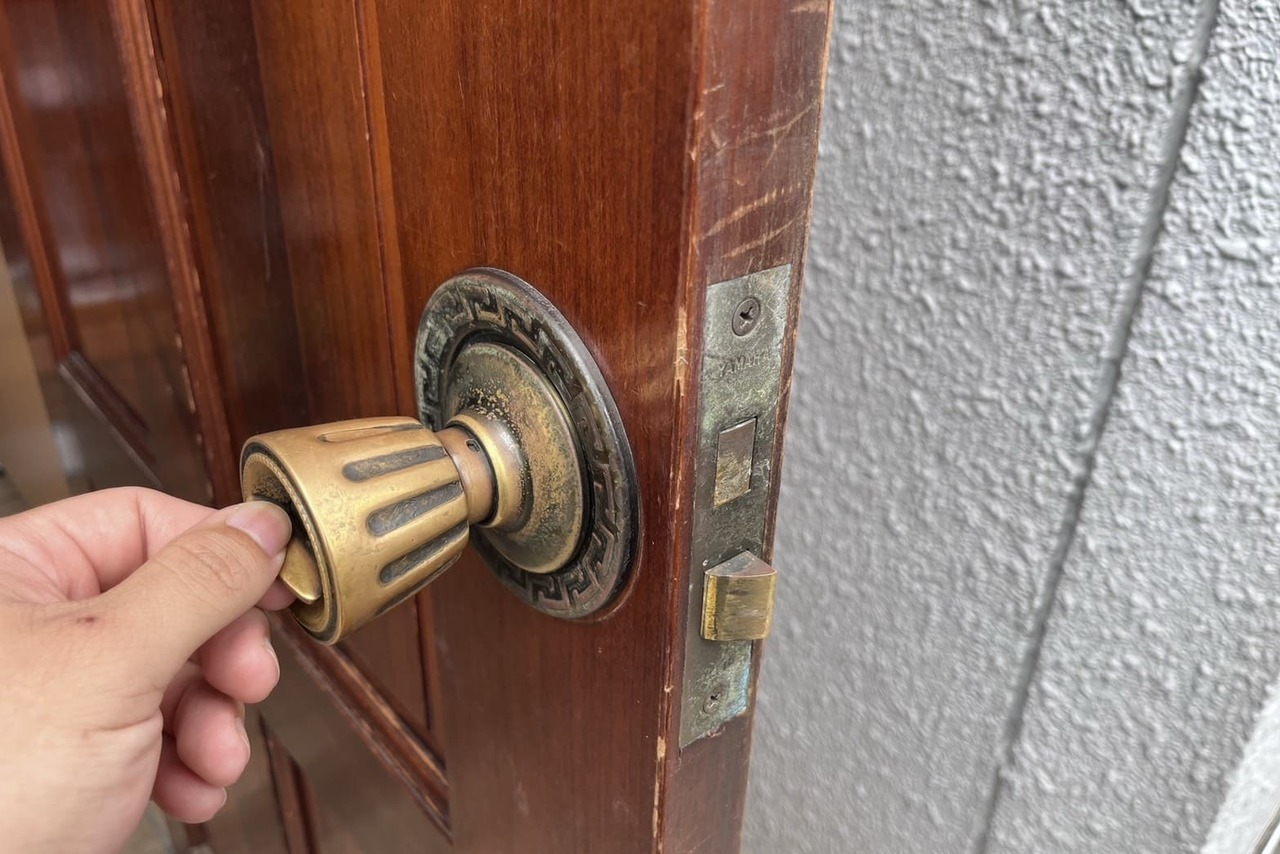 小田原市にて戸建の玄関の鍵交換のご依頼【ALPHA】（錠ケース）