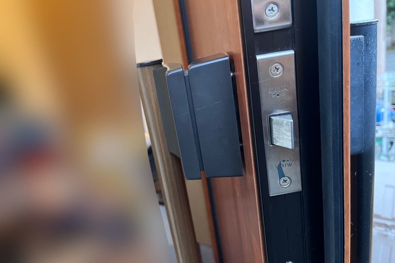 足柄上郡大井町にて戸建の玄関の鍵修理のご依頼（ネジの締め直し）