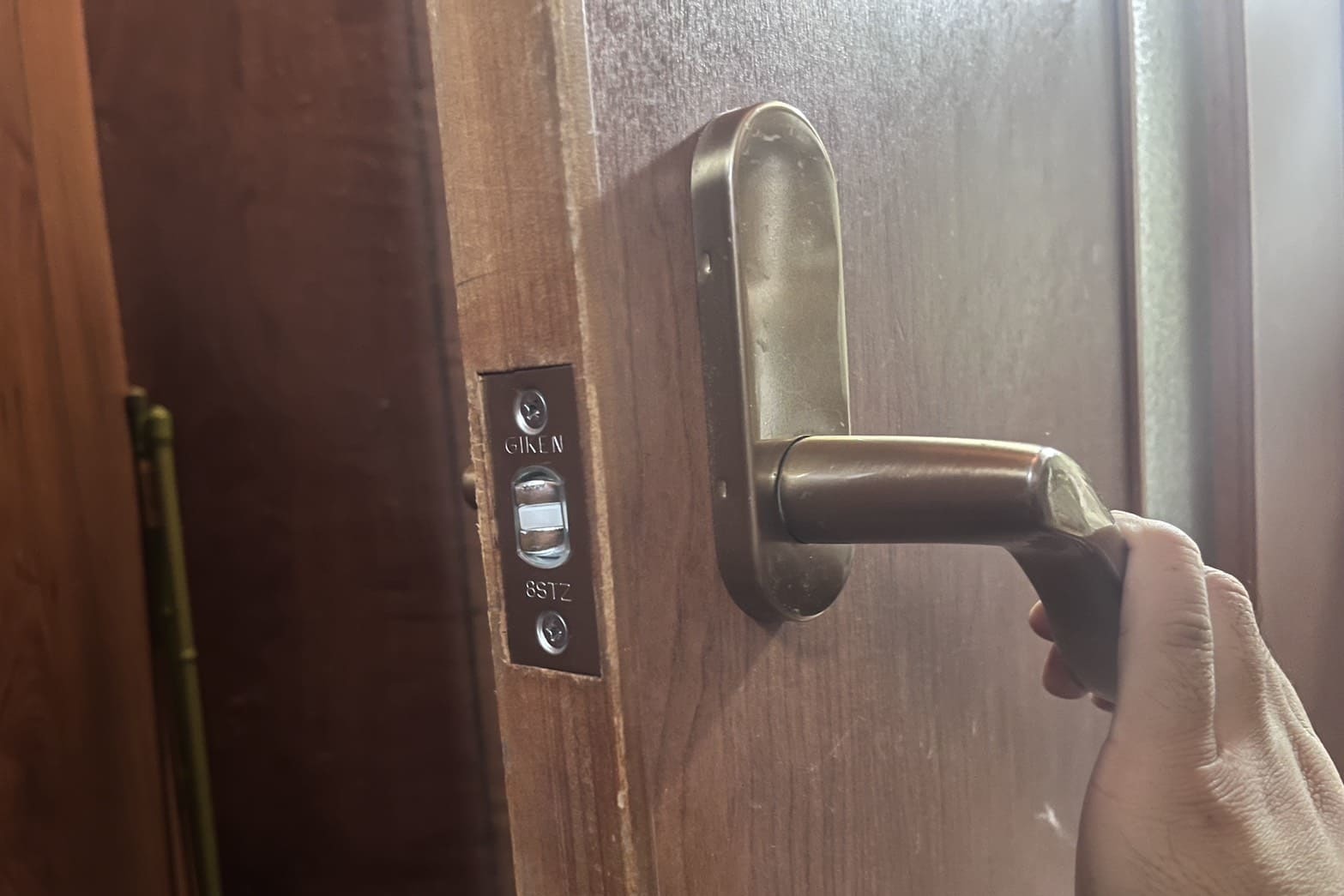 交換後のトイレの鍵（ラッチ）【GIKEN】