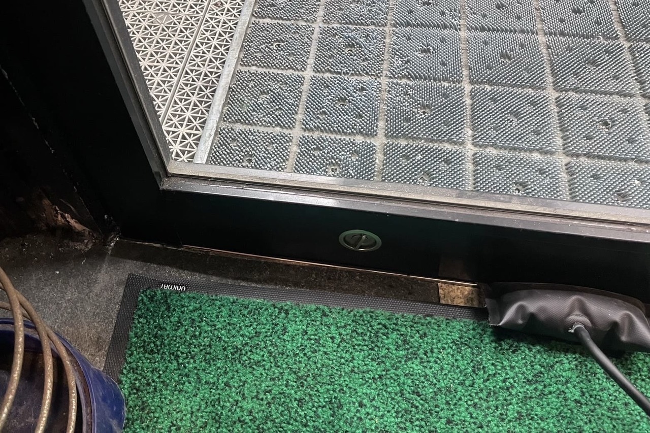 本日のご依頼は足柄上郡松田町にて自動ドアの鍵修理になります！