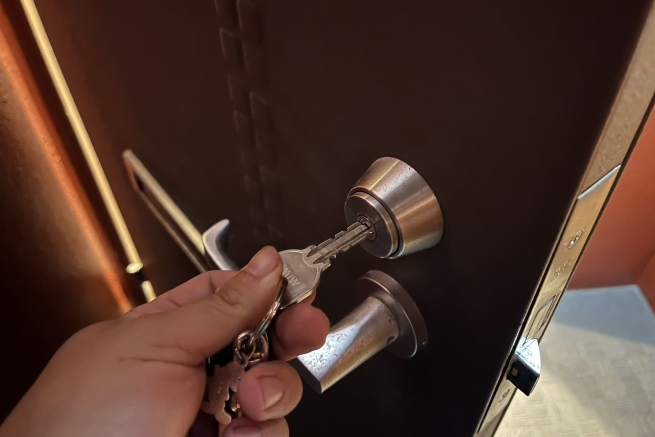 横須賀市にて玄関の鍵修理のご依頼（シリンダー洗浄）