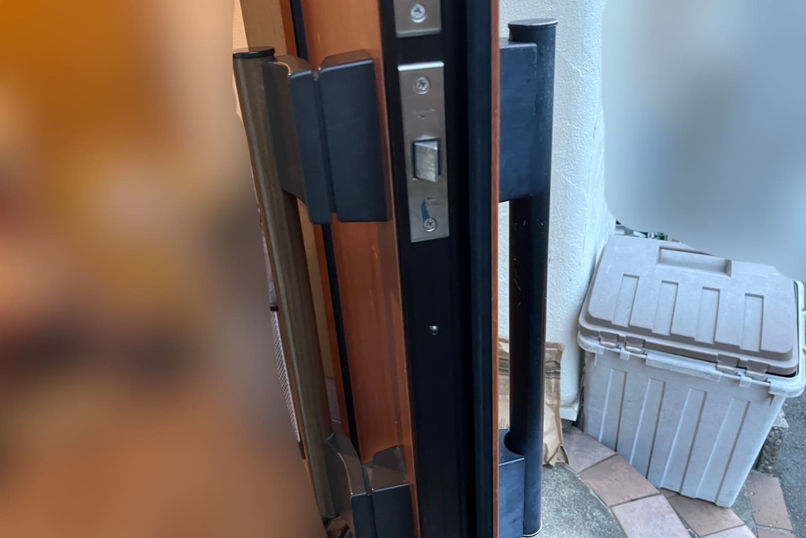 修理後のドアノブ（ネジの締め直し）