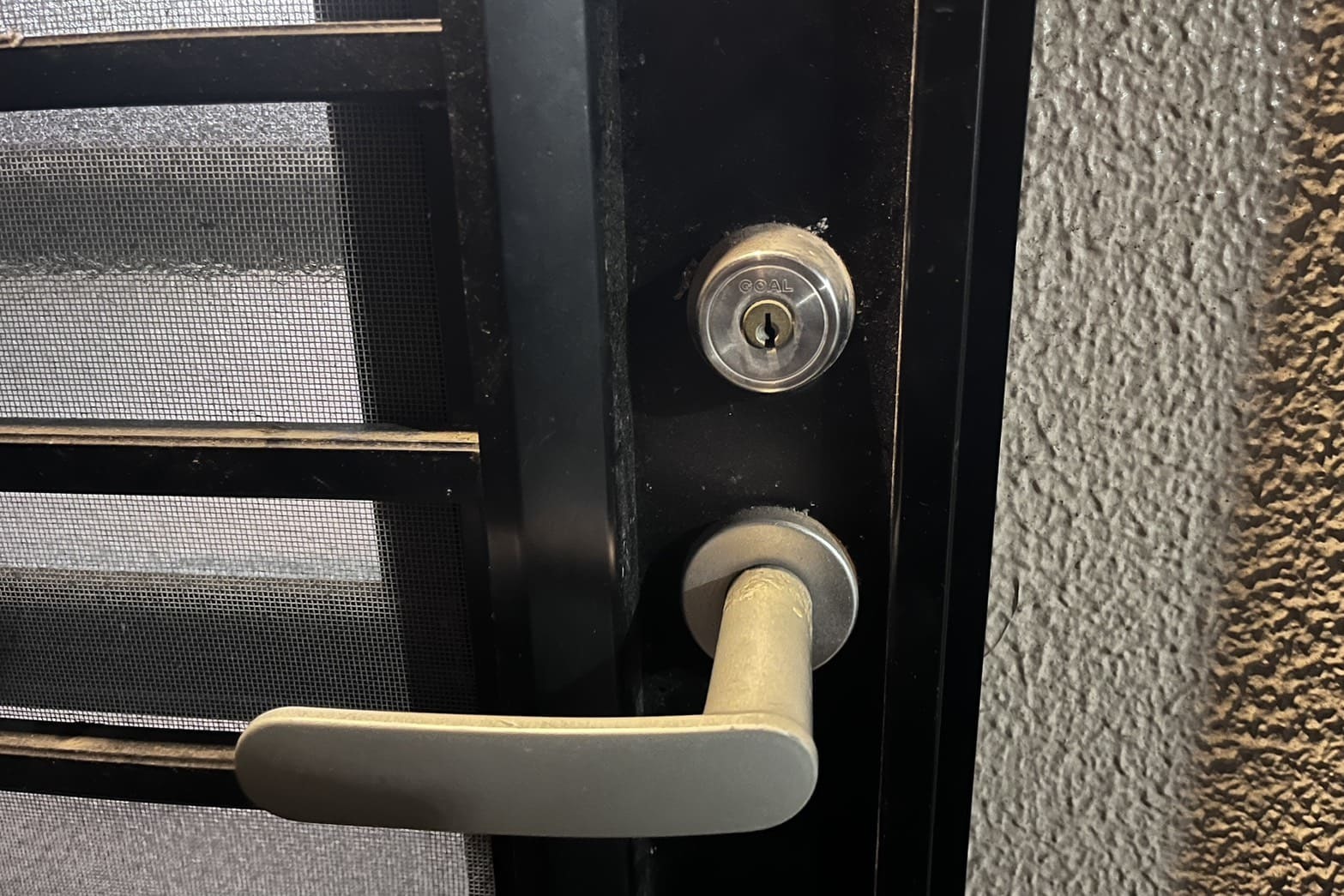 鍵穴を塞ぐ前の勝手口の鍵【GOAL】（鍵紛失）