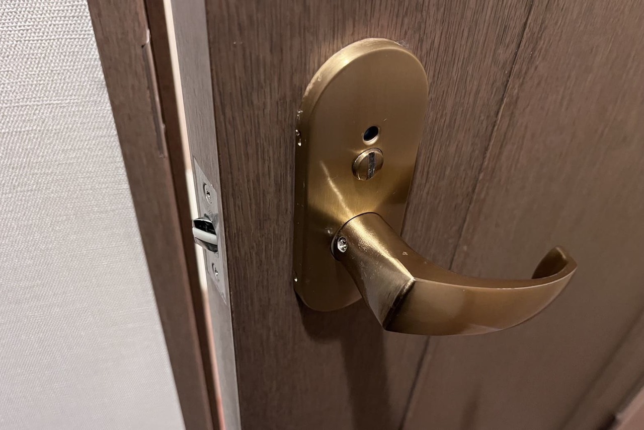高座郡寒川町にてトイレの鍵交換のご依頼　GIKEN 表示錠