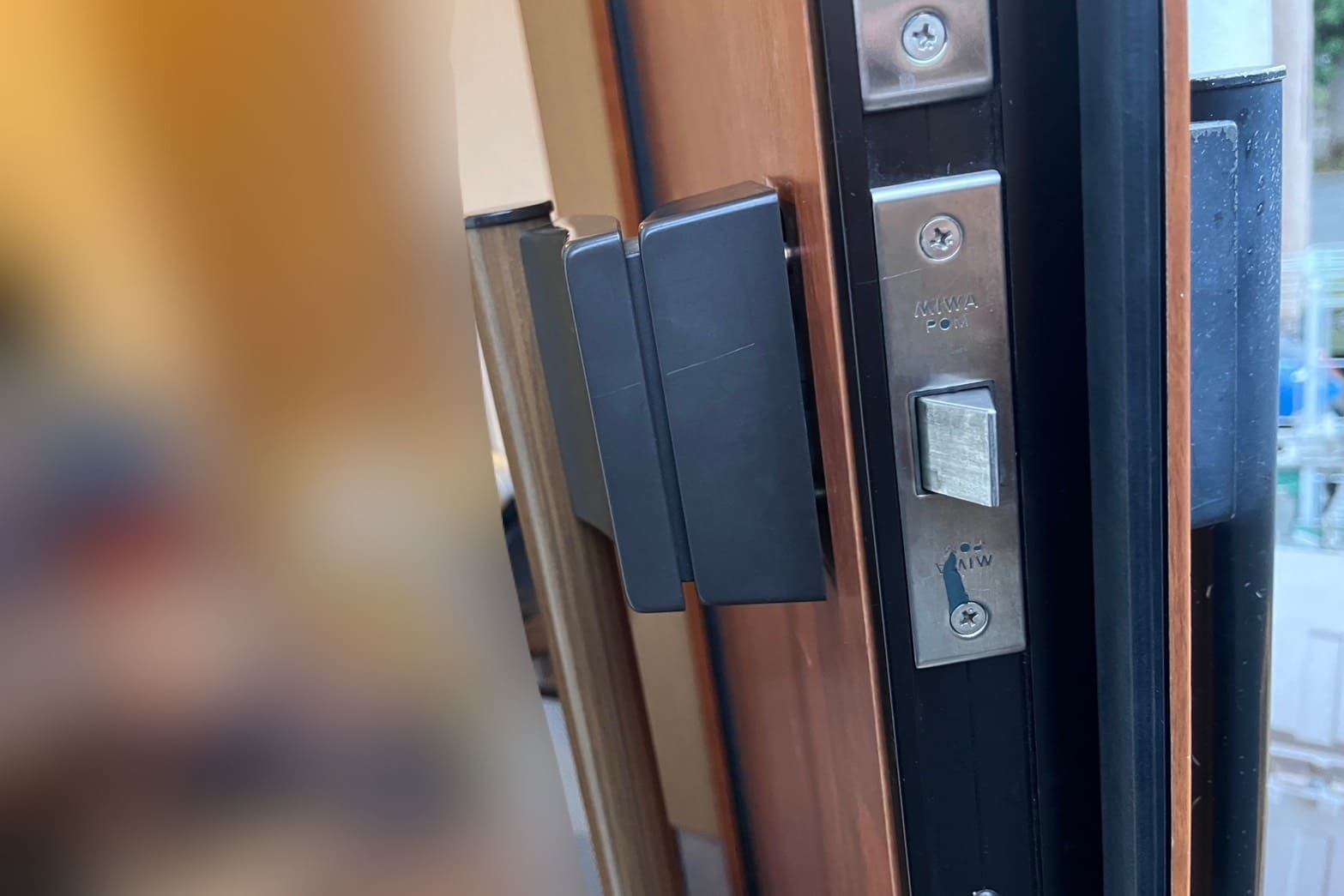 修理前のドアノブ（ドアノブがグラグラ）