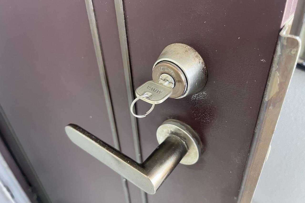 座間市にて集合住宅の玄関の鍵交換のご依頼【MIWA】（U9シリンダー）