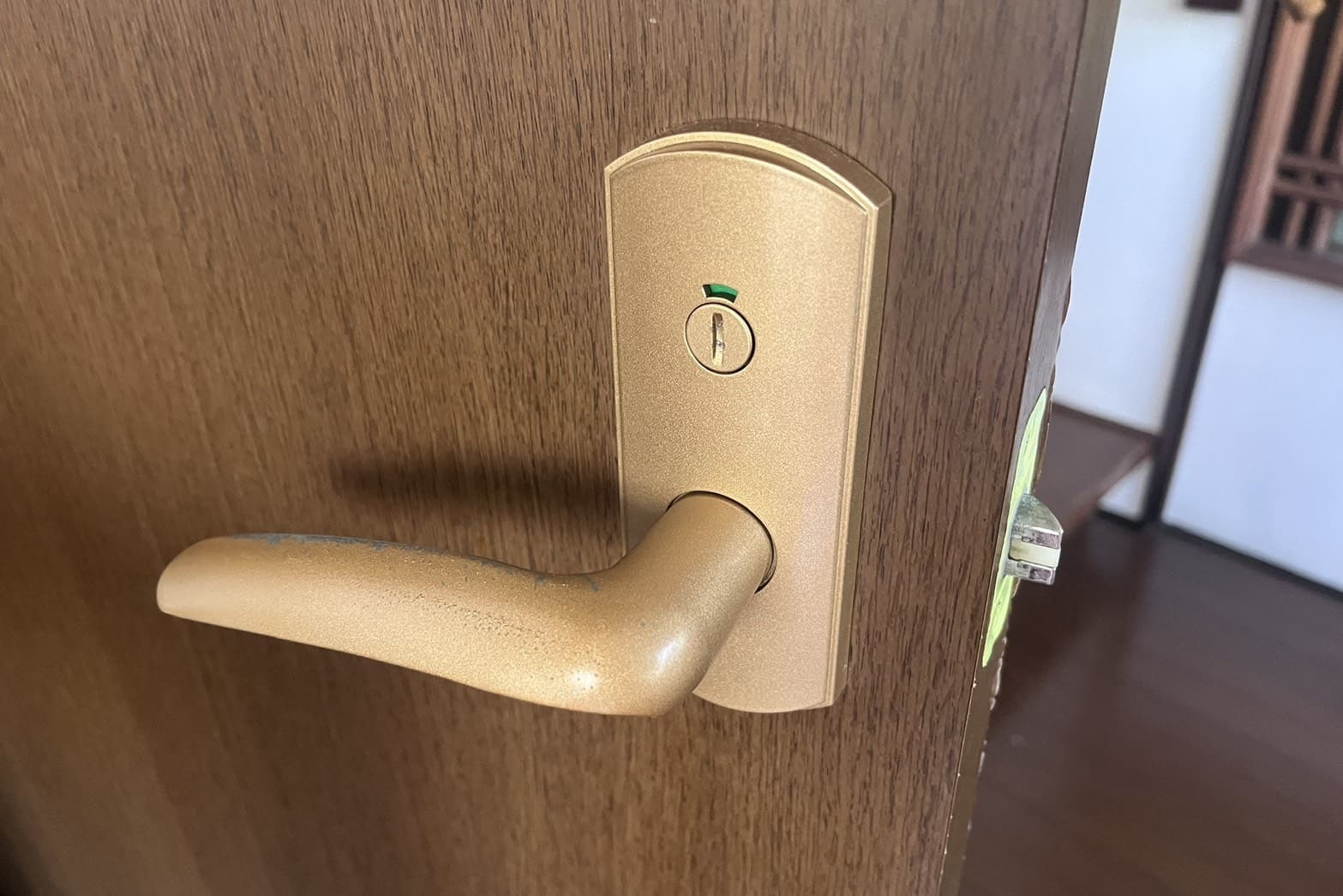 交換前のトイレの鍵【NAGASAWA】（表示錠）