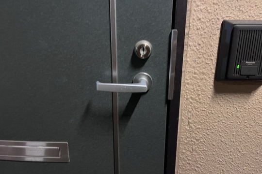 海老名市にて集合住宅の玄関の鍵解錠のご依頼（特殊解錠）