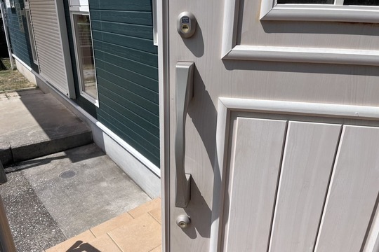 三浦市にて戸建の玄関の鍵交換のご依頼【TOSTEM】【MIWA】（ディンプルキー）（コア交換）