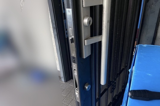 本日は逗子市にて戸建の玄関鍵交換のご依頼をいただきました！