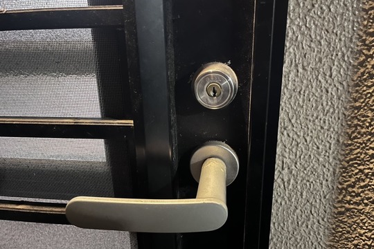 中郡大磯町にて戸建の勝手口の鍵交換のご依頼【GOAL】（鍵穴塞ぎ）