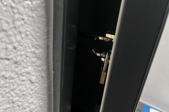 足柄下郡湯河原町にて集合住宅の玄関の鍵（ドアカード）開錠のご依頼