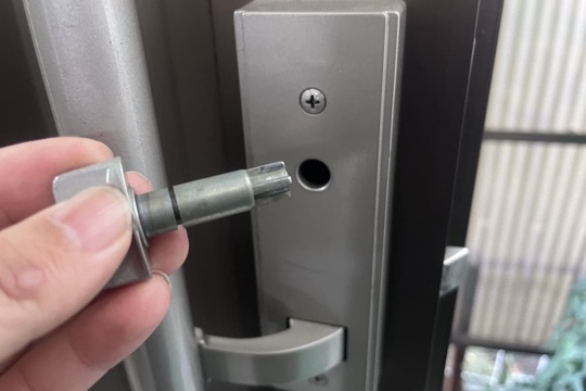 サムターンの取り付け直し（平塚市）