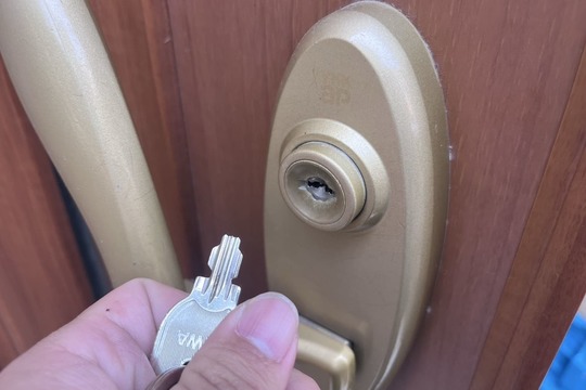 茅ヶ崎市にて戸建の玄関の鍵修理のご依頼（鍵折れ）（鍵抜き）